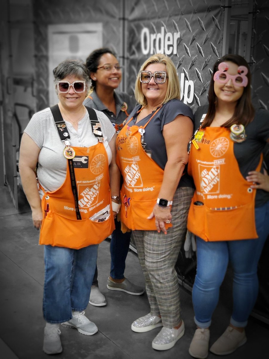Fun glasses at lake mary!!#VOA#fun#0264rocks <a href="/Debbie0721/">Debbie Green</a> <a href="/SierramsHD/">Sierra Soto</a> <a href="/AAllixpr/">Alba Liz Velazquez</a>