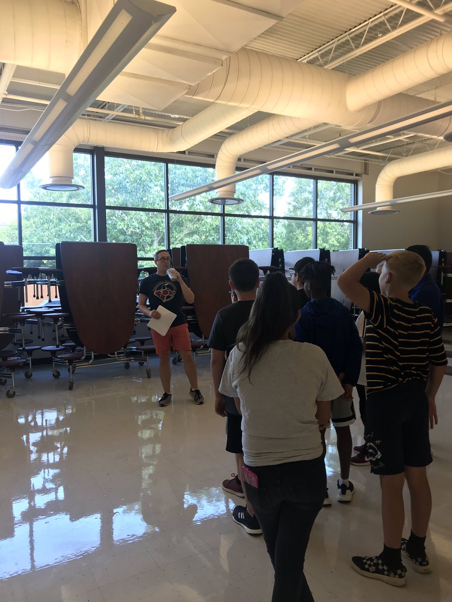 j_web55's tweet photo. Bull Run marks the beginning of our school year, and if these students are any indication, it’s going to be a great year! @OKCPS #belleisle #bullrun https://t.co/mnTZtVwU7E
