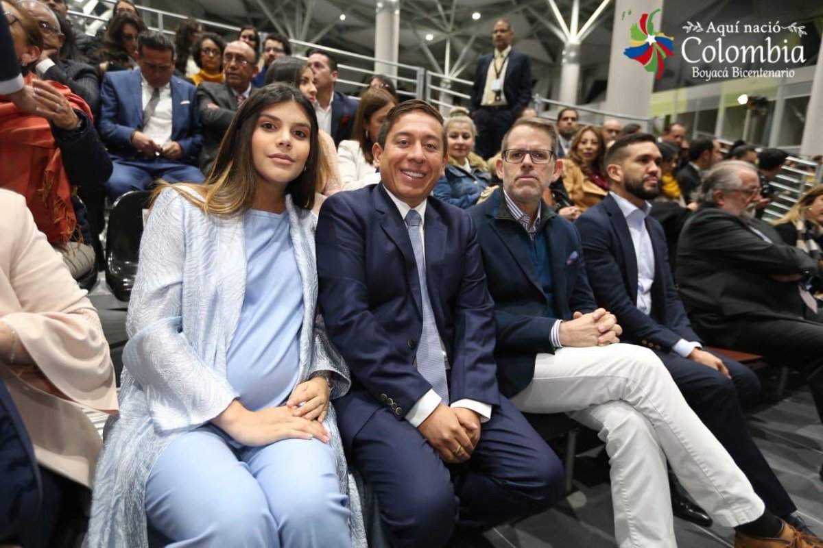 Estamos #EnDirecto con el #DesfileBicentenarioColombia a través de los canales oficiales de la <a href="/GobBoyaca/">Gobernación de Boyacá</a> (Facebook, Youtube y boyaca.gov.co) y por <a href="/CanalTreceCO/">Canal Trece</a>. 

¡Los invitamos a conectarse y disfrutar de este gran evento!