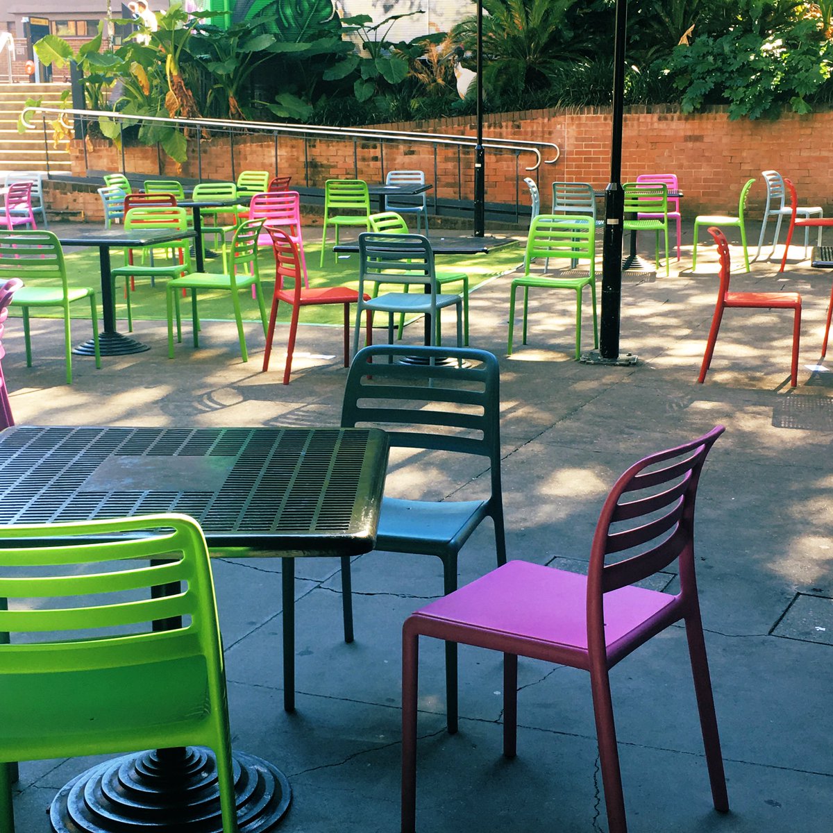 #howmany chairs? How many chairs for each table? How many legs for each chair? How many legs in total? How many of each colour? <a href="/surfmaths/">James Russo</a> <a href="/tobyrusso/">Toby Russo</a> #mathematicalreasoning #primarylearning