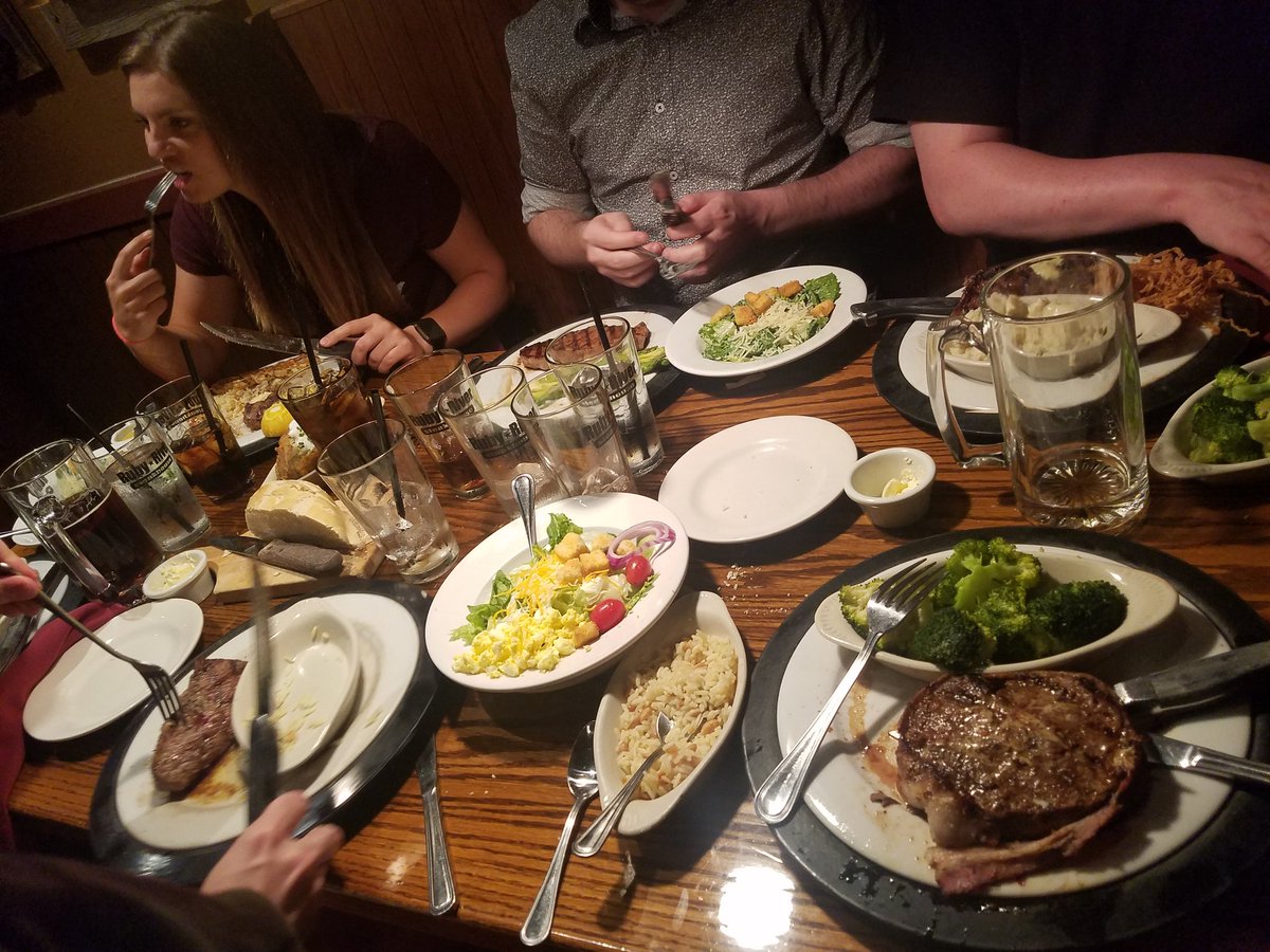JMeisterJ8D's tweet photo. @FacianeA @JKCompletesIt @ShaperofStories Apparently this never got sent, fuck you Twitter.but this steak dinner coated 10 dollars. #SuperDinnerBros #SuperTimeTravelBros #FlashbackTOLastFriday https://t.co/KagvgNwSxK