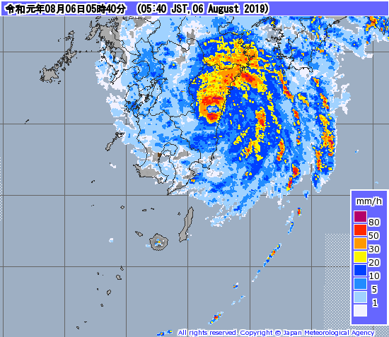 woodberrywx's tweet photo. Typhoon #Fransico has made landfall roughly a half hour ago at its peak intensity, 75 knots (85 mph). You could make the argument that it made landfall even stronger than that due to how fast the system tightened and R.I near landfall.  Heavy rainfall and high wind gusts (1/2) https://t.co/Dys4R3ClN0