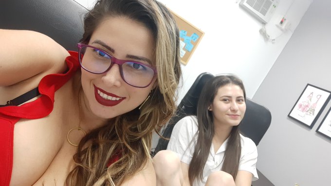 Hola chicos bienvenidos a mi sala vamos a follar la hija del jefe @salomemontana_ @chaturbate https://t<a href="/tag/cam4"class="tags"><span>#cam4</span></a>