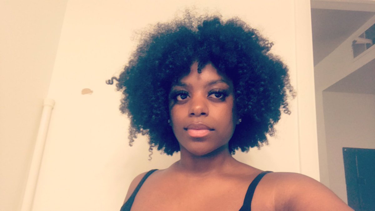 Christinnnaa21's tweet photo. Glow Fro Glow 🦋✨ https://t.co/ltNKiCcMNH