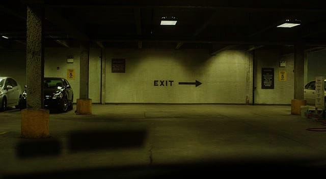 يستطيع الانسان أن يكتب كلمات حبّ جميلة، ولكن أجمل ما في الحبّ ليست الكلمات، ولكنها المواقف.