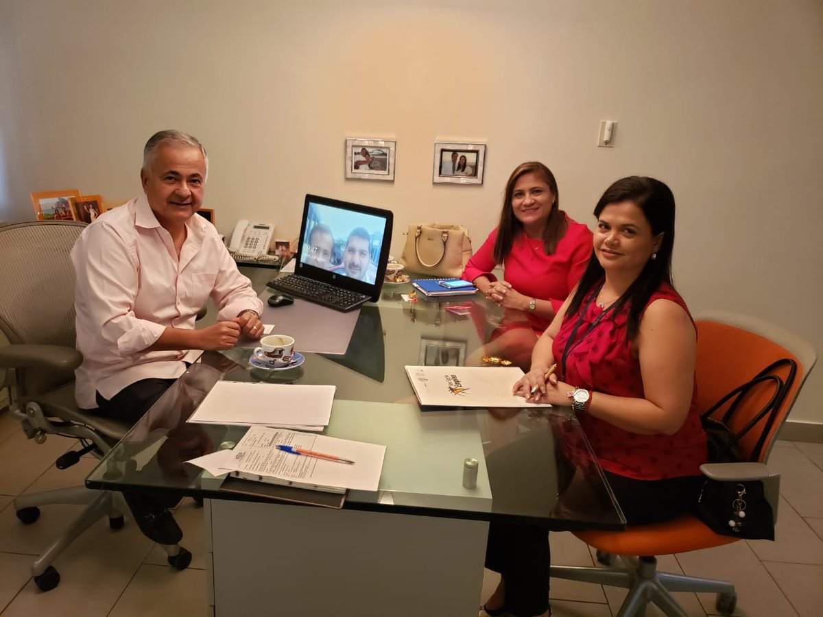 EmpleoEncuentra's tweet photo. Nos reunimos con Edgar Sánchez, Gerente de empresas #Ecuandino y #DrPie, para socializar los beneficios de unirse a esta bolsa de empleo y los servicios que ofrecemos para mejorar la empleabilidad en el país.

Director Regional #MDTGuayaquil - @SixtoGamboa1 
Ministro - @abgmadero https://t.co/EQYbwUhK6G