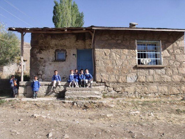 AliKl9631's tweet photo. Elbet kavuşacağız.
#60binöğretmeninsesiolun https://t.co/UXDBBW5kxm