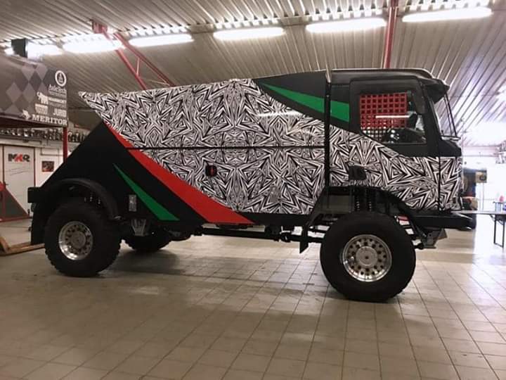 TruckRacing_es's tweet photo. Primeras imágenes del nuevo Renault construido por Mario Kress y su equipo de @MKRtechnology para el #Dakar 2020.
#MKR #MKRtechnology
#WeLoveTruckRacing
#onetruckfamily
#TruckRacing https://t.co/Gz1T4yj5Q0