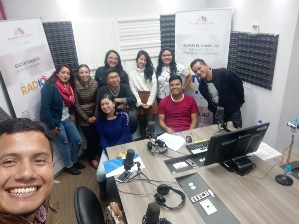 ucefacso's tweet photo. Estudiantes de la FACSO estrenaron programa radial sobre derechos humanos "Multiverso", en @LaRadioAsamblea, como parte del convenio de educación entre la Vinculación con la Sociedad de la FACSO y El Consejo Nacional para la Igualdad de Movilidad Humana. 
Escúchalos los viernes https://t.co/7kFVLjgA9R