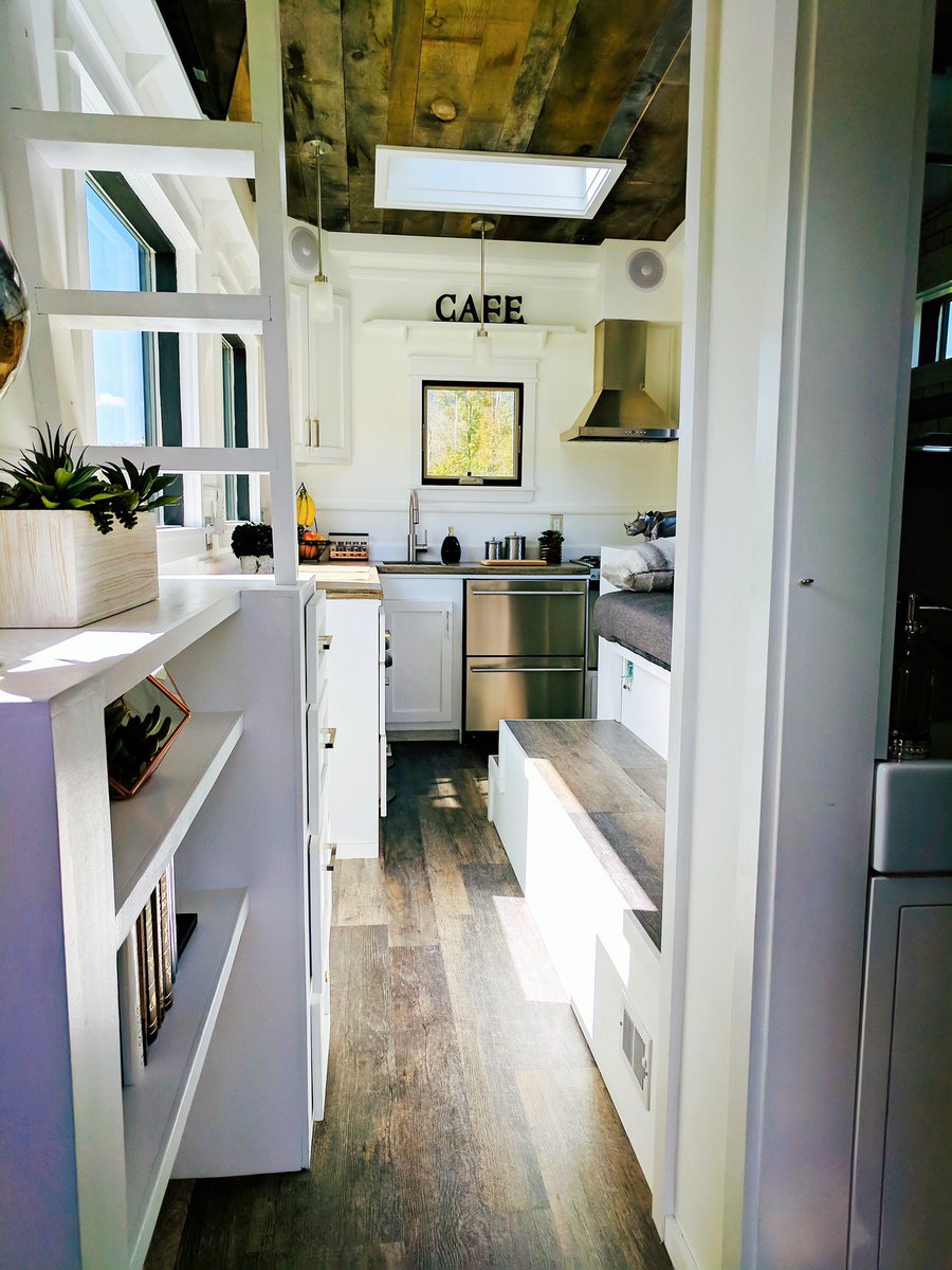 tinylovinlife's tweet photo. The Arcadia is a truly unique tiny by @BBTinyHouses!
See more at https://t.co/itT5fwehhg
#TinyHouse #TinyLiving #TinyHouseMovement #TinyLivingBlog #TinyHouseDesigns #TinyHouseInterior #TinyHome #THOW https://t.co/BTrL3OK2tm