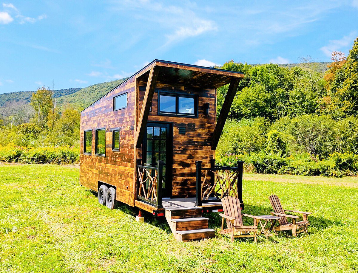 tinylovinlife's tweet photo. The Arcadia is a truly unique tiny by @BBTinyHouses!
See more at https://t.co/itT5fwehhg
#TinyHouse #TinyLiving #TinyHouseMovement #TinyLivingBlog #TinyHouseDesigns #TinyHouseInterior #TinyHome #THOW https://t.co/BTrL3OK2tm