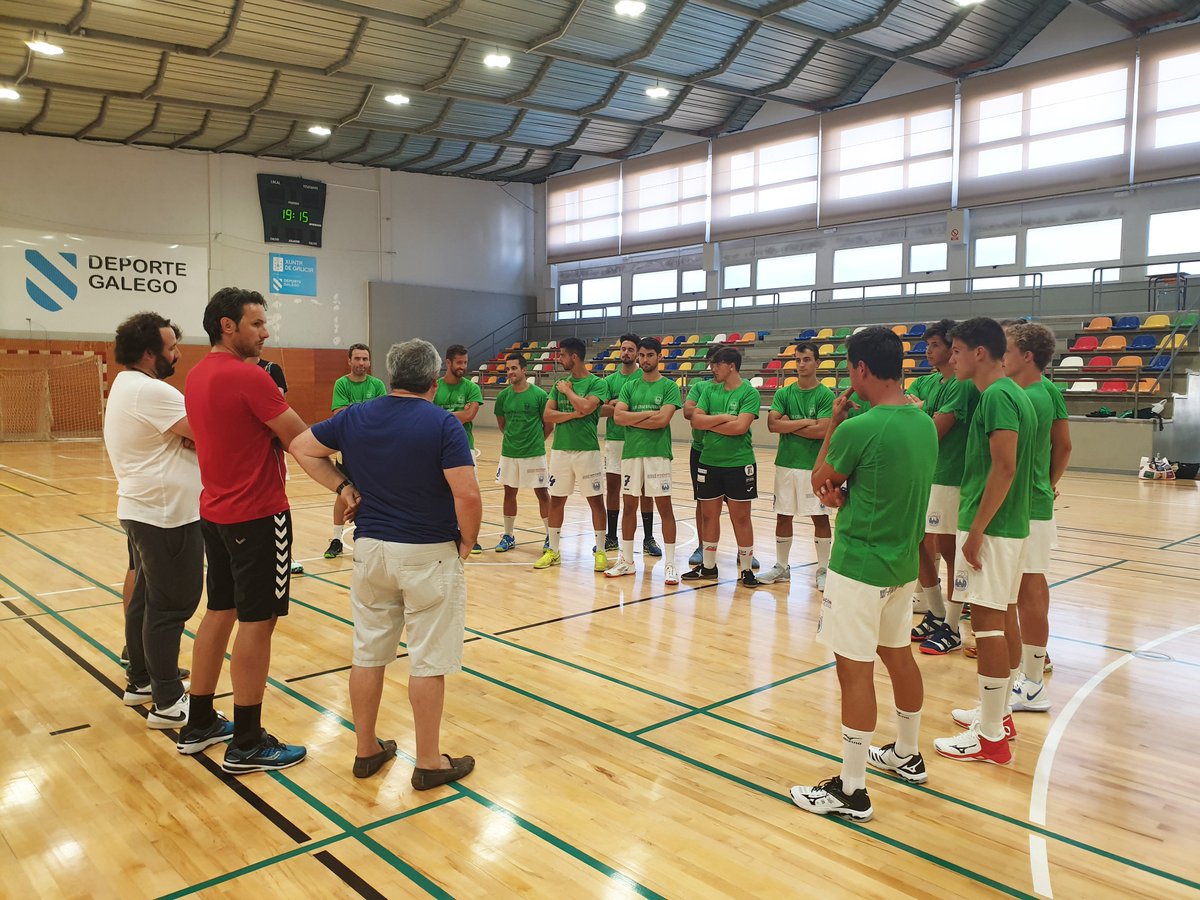 ClubCisneBalonm's tweet photo. Tras unas merecidas vacaciones, el equipo de @DHPlataMasc ha comenzado esta tarde la #pretemporada. Bajo las órdenes de @Jabato17, @quinhos83 y @MoveCentro, los cisneístas se han entrenado en el #cgtd ¡Toca trabajar duro para llegar en la mejor forma física al inicio de liga!💪 https://t.co/09D5oAtbUa