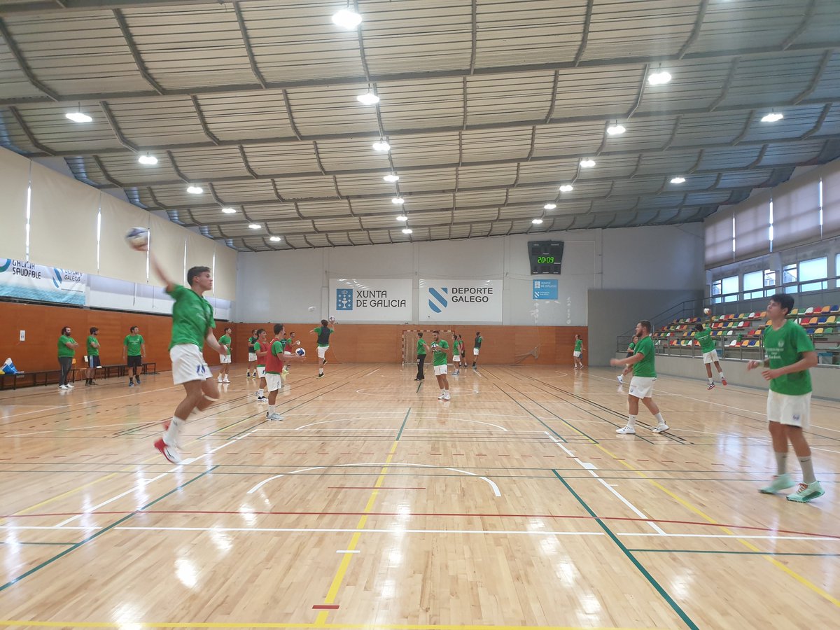 ClubCisneBalonm's tweet photo. Tras unas merecidas vacaciones, el equipo de @DHPlataMasc ha comenzado esta tarde la #pretemporada. Bajo las órdenes de @Jabato17, @quinhos83 y @MoveCentro, los cisneístas se han entrenado en el #cgtd ¡Toca trabajar duro para llegar en la mejor forma física al inicio de liga!💪 https://t.co/09D5oAtbUa