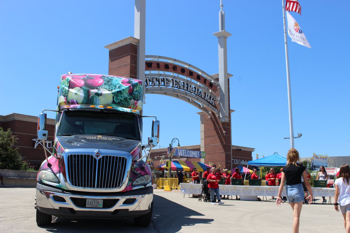 hungertaskforce's tweet photo. What an opening day at @wistatefair! @WellsFargo $2 Day brought in over 106,000 pounds of peaches and pears, and nearly $18,000 in cash donations from festival goers. Thank you to our local community for such awesome support! #WIStateFair https://t.co/L9WrbWV8Eu
