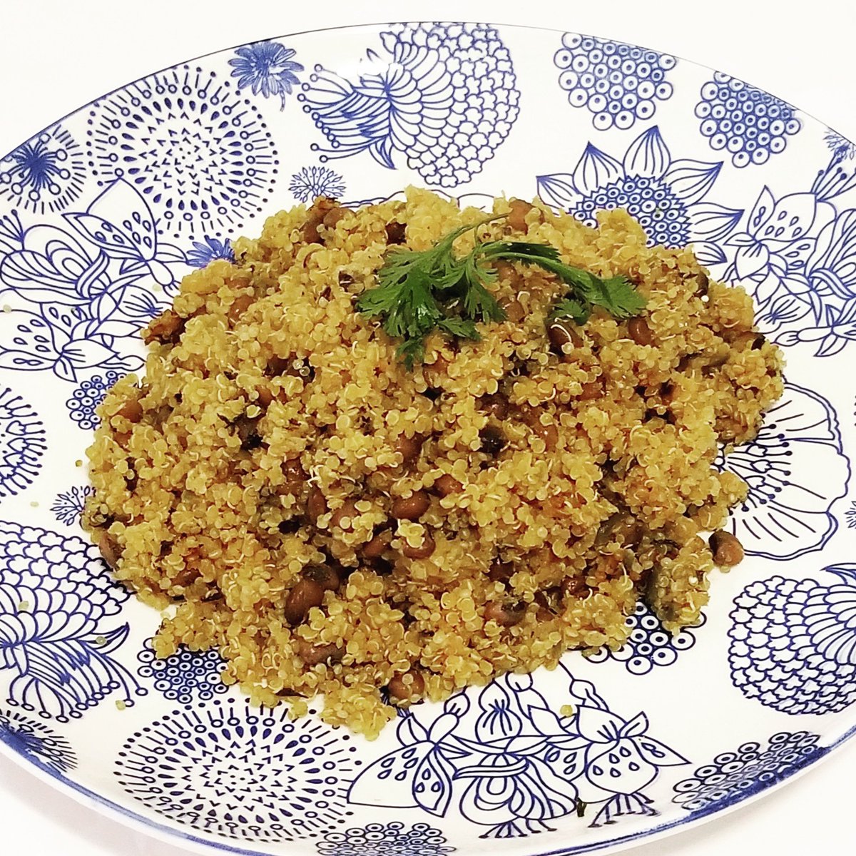 TastetoExplore3's tweet photo. Here is a delicious healthy recipe! 
Quinoa and Gondulas Puerto Rican style! You won't even miss the rice in this dish that's how flavorful and delicious this is.😋
#Quinoa #puertoricanflavors #HealthyFood https://t.co/zHDSSEWrM1
