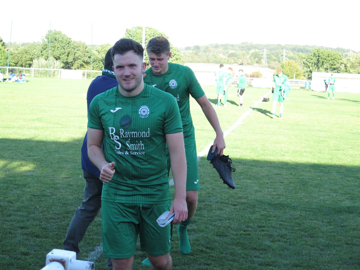 BiggleswadeFc1's tweet photo. RYAN INSKIP RETURNS | 💚⚽️✍️

And so does his sponsor! Thanks to DXN Professional Tiling who have agreed to sponsor @ryan_inskip94 once more.

Ryan alongside Adam Hunt is currently the most capped FC player on 129 appearances and he's scored 45 goals.

https://t.co/Y52fqgPJgu https://t.co/Z8aV20ZMal