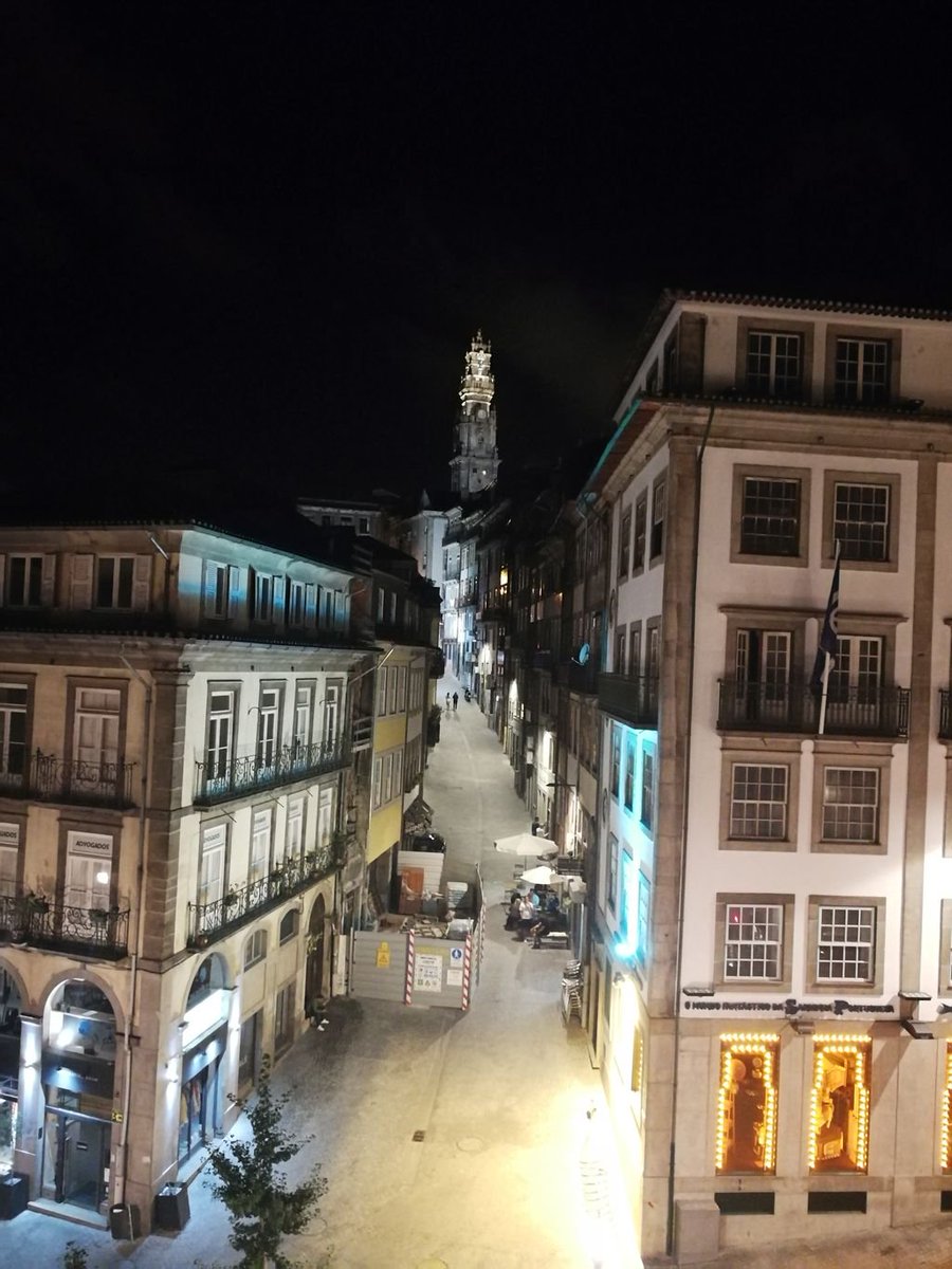 🌜 Buenas noches 😴 #Porto #loveporto #nightynight #summervibes #verano