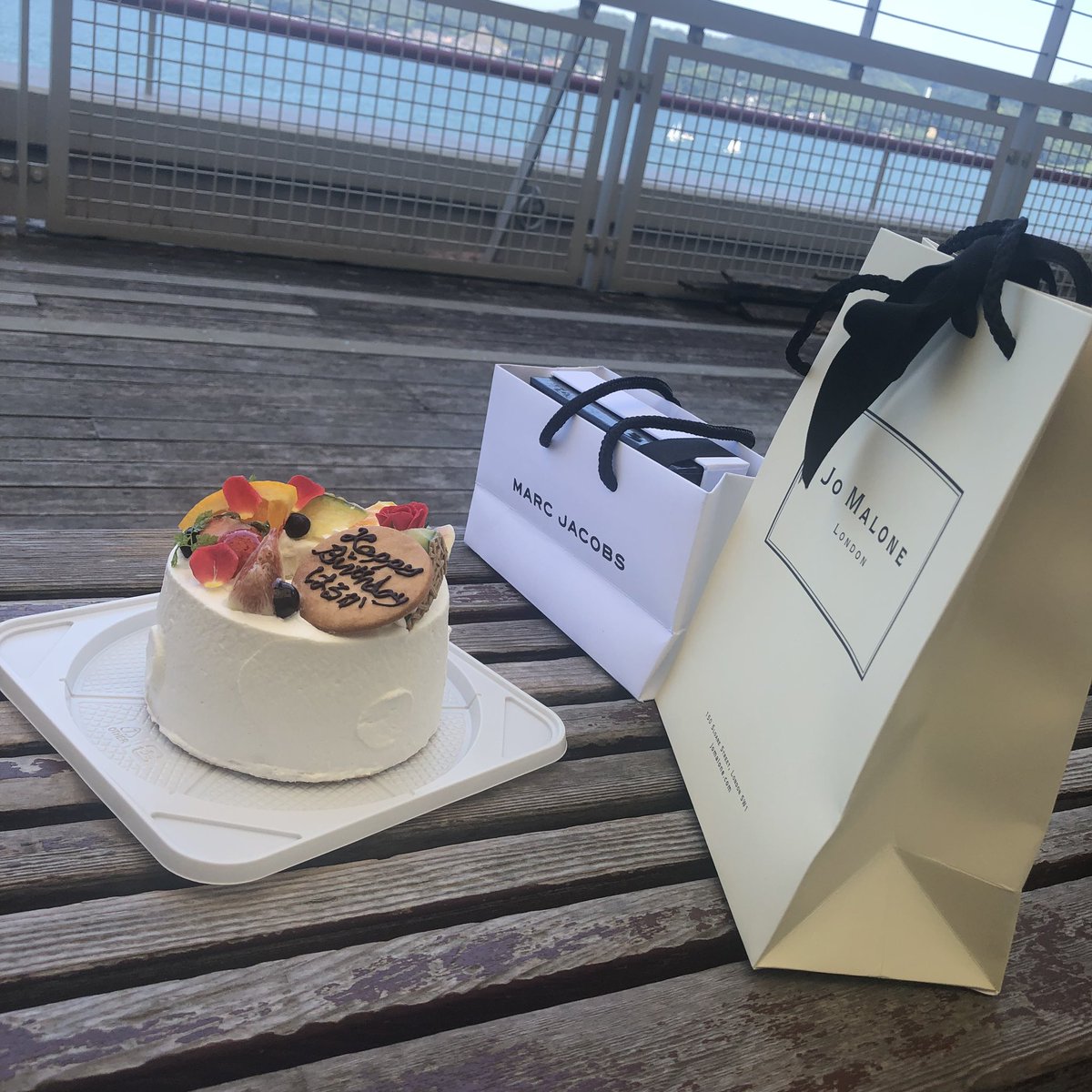 haa_0711's tweet photo. みっちゃんありがとう❤︎
誕生日もお祝いしてくれはった！！
だいすきまる！！！😌🌈
しあわせ🧡 https://t.co/szMzT9kG0Z