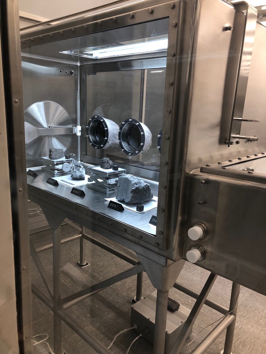 TexasSpaceGrant's tweet photo. Touring Astromaterials Facility viewing #LunarRocks for #ANGLeSChallenge Showcase! #Apollo50 @NASA_Johnson @NWESSP @Astromaterials https://t.co/D7WXOJ1qyz
