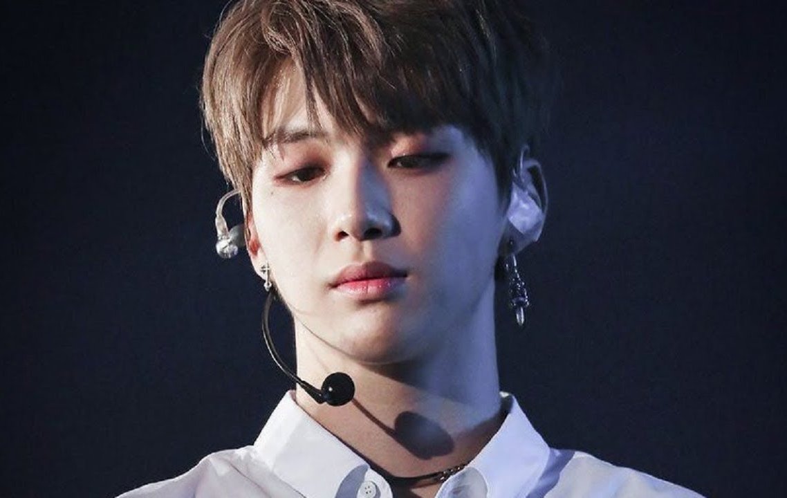 allkpop's tweet photo. Kang Daniel posts a long letter in regards to his dating news + fans react coldly https://t.co/iQBohLTjop https://t.co/IPpjtoieaj