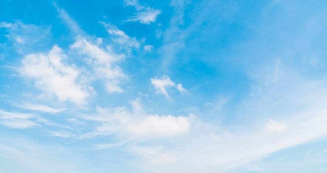 Bright white sky blue. свет солнца. White sun. безоблачное небо. Bright white sky blue.