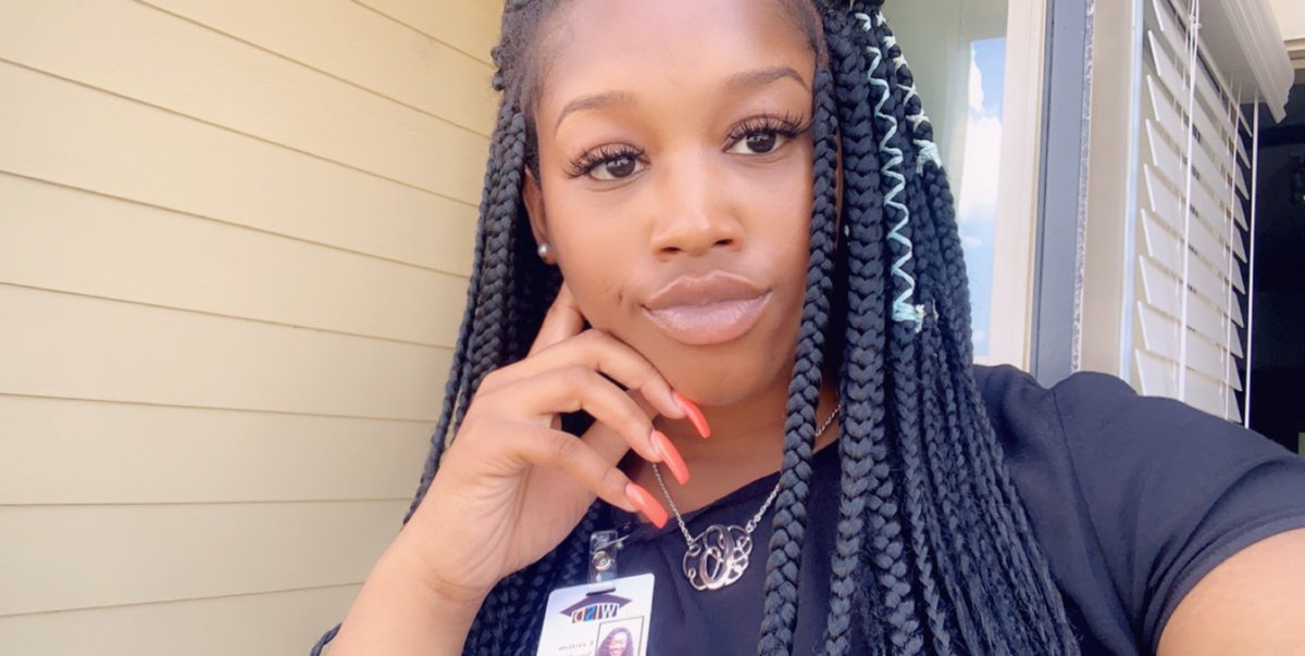 MissSmithsKids's tweet photo. First day of New Teacher Orientation ✅ 

I met some of my amazing coworkers and saw my classroom! I love it!! “There’s so much room for activities!” 😂 I’ve also started to work on my “teacher face” 🤣 lol 

 I hope you guys are having a wonderful Monday! ❤️ #MissSmithsClass🍎 https://t.co/PFkjNZBst9