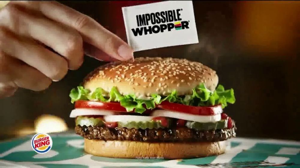 Conoce la Impossible Whopper, la hamburguesa "vegetariana" que pondrá a la venta la cadena Burger King en todo los EEUU este mes de agosto.
ow.ly/LRRm50voiJN