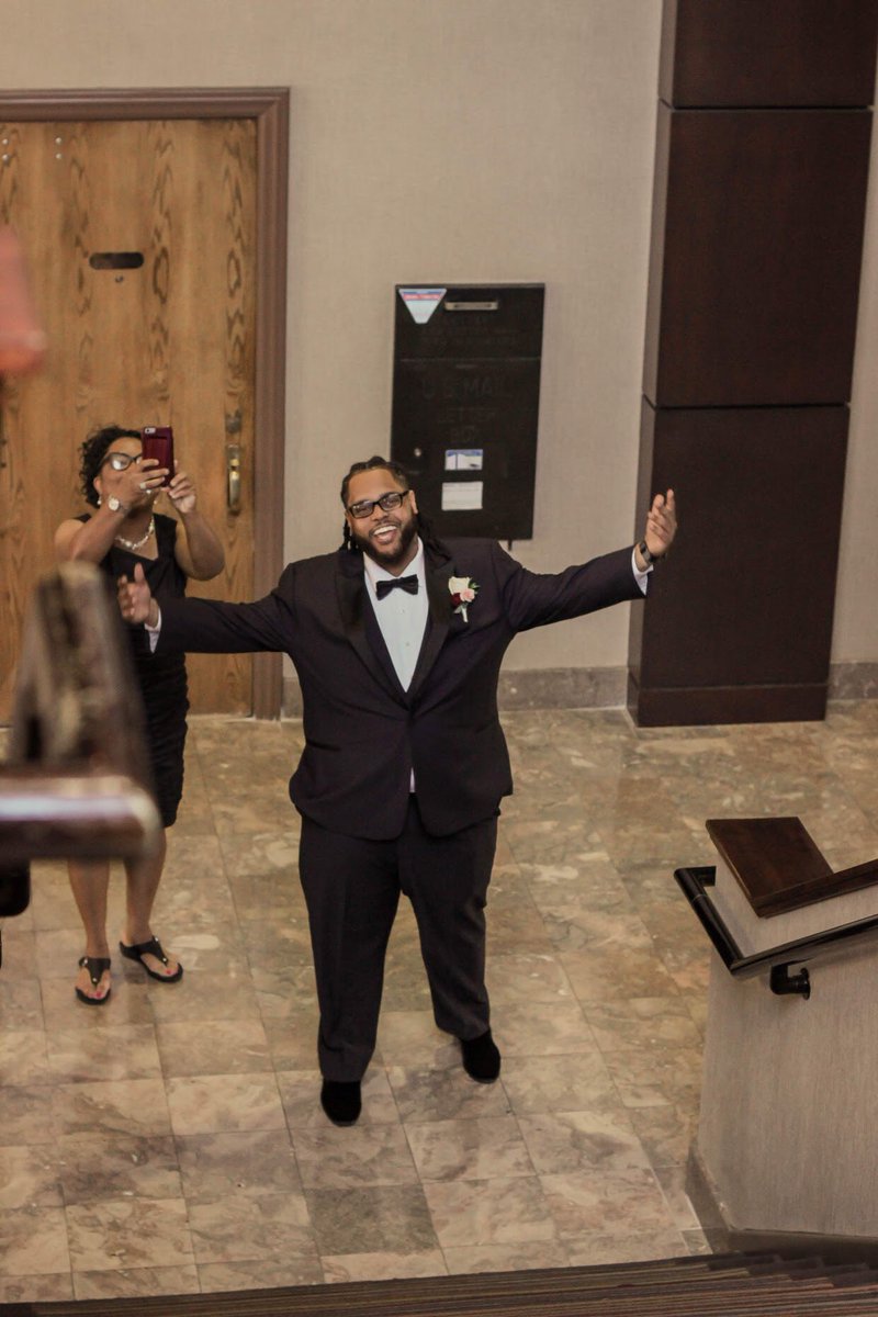 LLCooolJay's tweet photo. When you see the love of your life for the first time on your wedding day and boy was she fine
#finallyfields https://t.co/hxfcBxW1pY