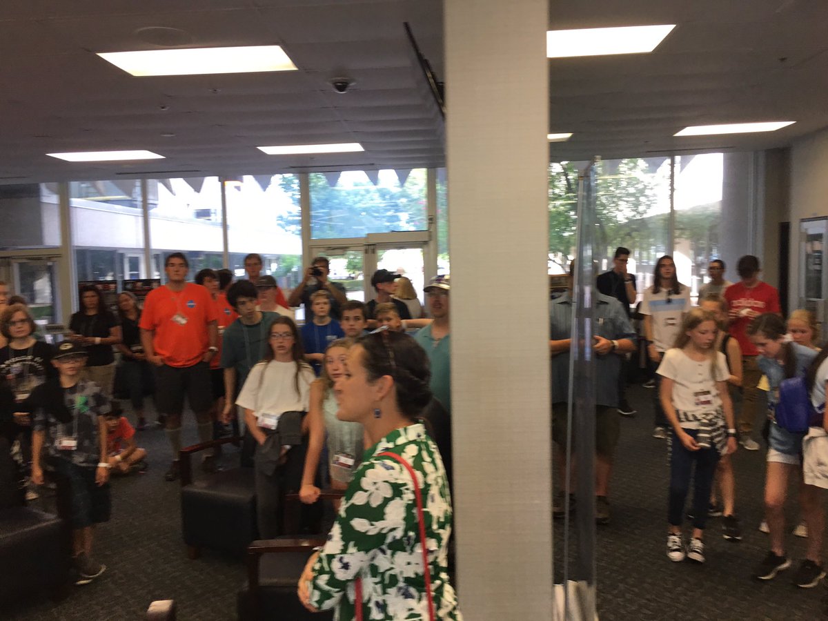 2955Raven's tweet photo. Going to ISS Mission control!! Ben, Leah, Derrick!!! @NASA_Johnson @UTCSR @NWESSP @TexasSpaceGrant #ApolloNextGiantLeap #ANGLeSChallenge https://t.co/d5MeMXpP0U