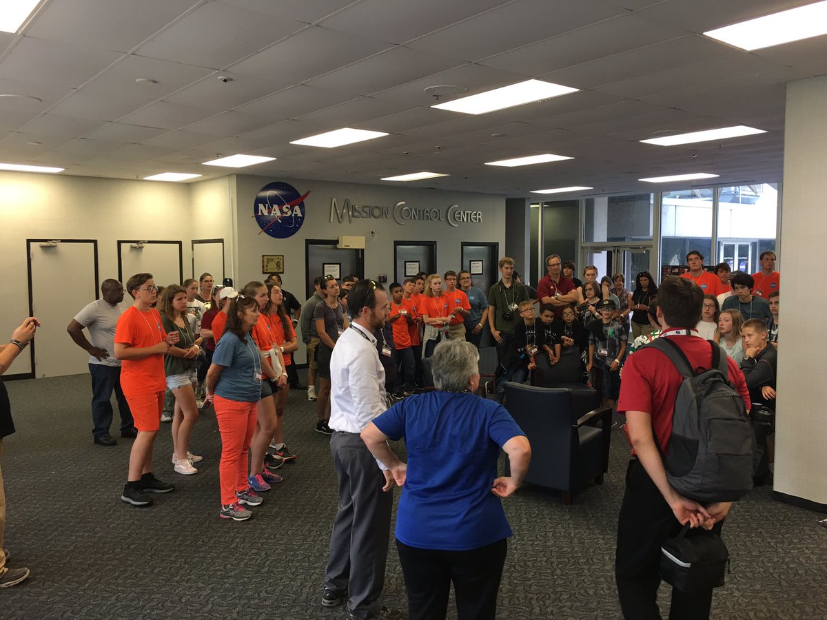2955Raven's tweet photo. Going to ISS Mission control!! Ben, Leah, Derrick!!! @NASA_Johnson @UTCSR @NWESSP @TexasSpaceGrant #ApolloNextGiantLeap #ANGLeSChallenge https://t.co/d5MeMXpP0U