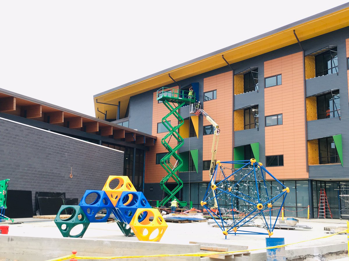 APSFacilities's tweet photo. Final plantings, play equipment, and sidewalks really starting to spruce things up for #FleetES!!

@Principal_Fleet @APS_FleetES @Fleet_ITC @ArlingtonDES @planArlingtonVA @APSsaferoutes @APSHPEAthletics https://t.co/SEd2toGbno