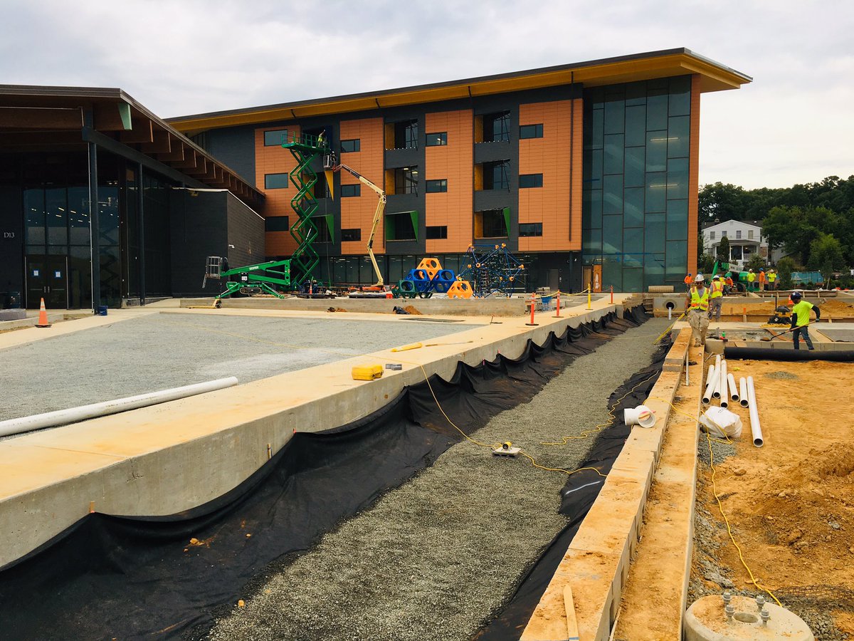 APSFacilities's tweet photo. Final plantings, play equipment, and sidewalks really starting to spruce things up for #FleetES!!

@Principal_Fleet @APS_FleetES @Fleet_ITC @ArlingtonDES @planArlingtonVA @APSsaferoutes @APSHPEAthletics https://t.co/SEd2toGbno