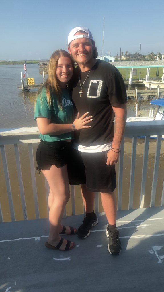 Lumpy__72's tweet image. Happy one year queen ❤️