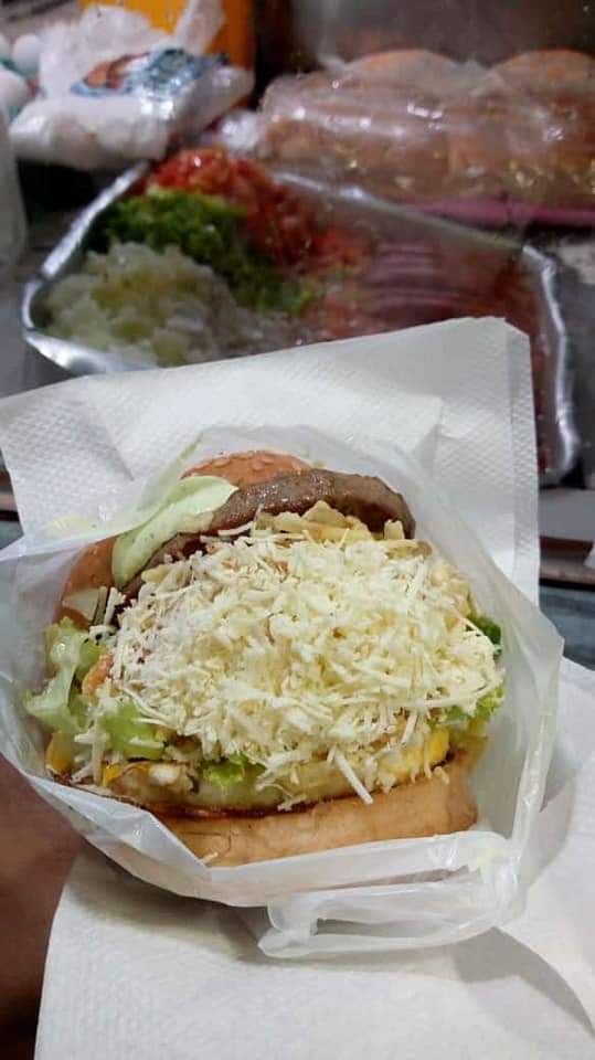 AlexLyraDaSilv1's tweet photo. oa noite meus amigos
Venha saborear um delicioso lanche aqui no MEGA LANCHE 🍔🌭😋
Funcionando hj até às 01:30 da manhã
#xpicanha #xtudo #xegg #xbacon #xduplo #xburg #xcalabresa #triplocheddar #xMEGA #amo #lanche #cachorroquente #amo #hotdog #delicia #de #lanche 🍔🌭😋 https://t.co/QQy6YmOn4e