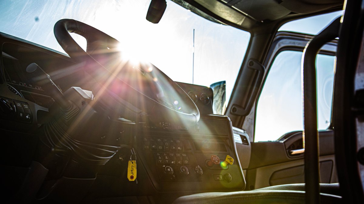 Midwestcarriers's tweet photo. As truck drivers, we spend a lot of time behind the wheel. But we also know the importance of being home with family too. With us, you'll be home weekly, but we also supply you with some of the best equipment that will get you looking forward to hopping back in the cab. https://t.co/FUfUlg40Dt