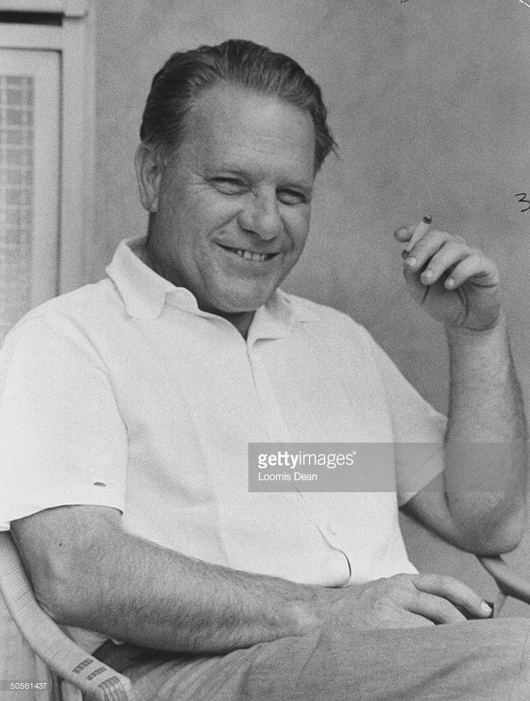 jimlee157's tweet photo. “An idea is like a rare bird which cannot be seen. What one sees is the trembling of the branch it has just left.”
– Lawrence Durrel
(Pic: by Loomis Dean)

#stories #storytelling #amwriting https://t.co/laV3W2bJLD