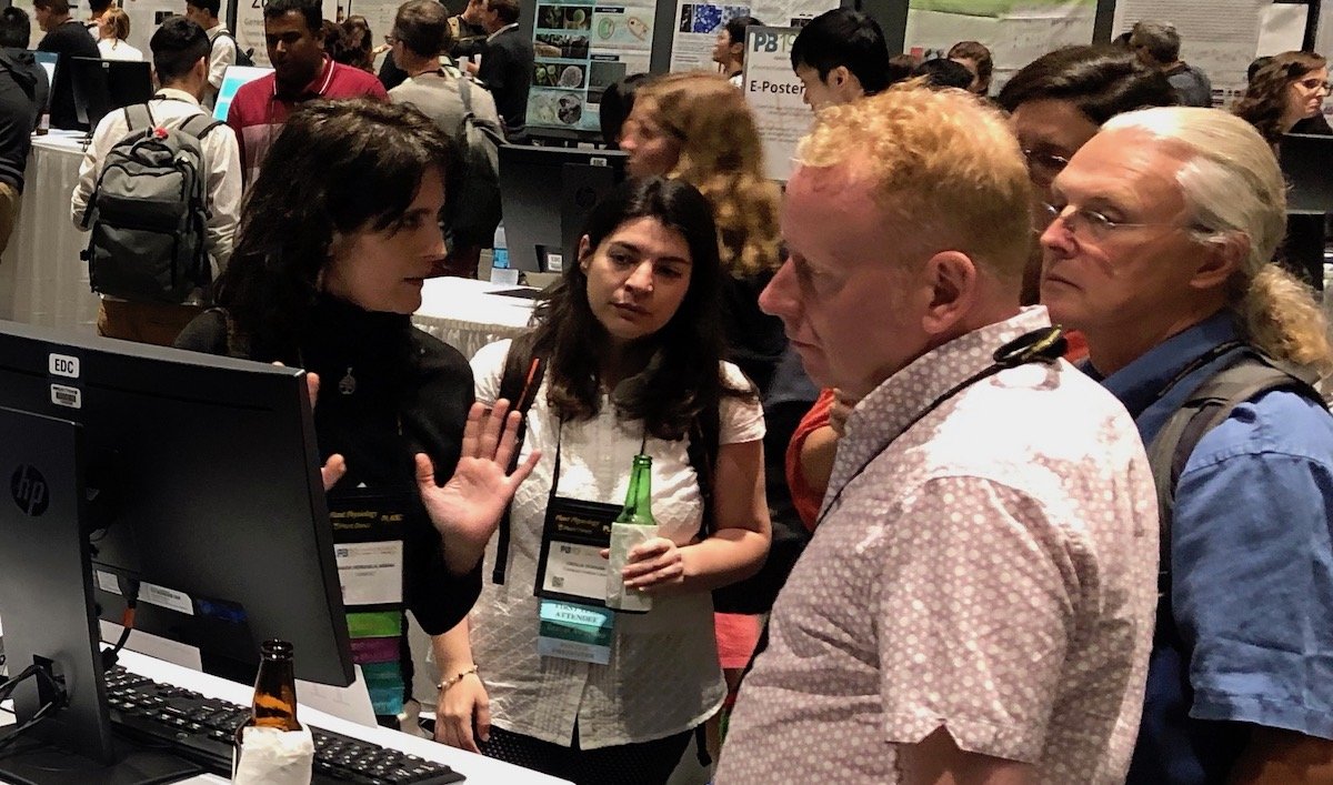 iPosterSessions's tweet photo. Day 2 at #plantbio2019 and the iPoster presentations continue. Browse the interactive screens all day. Meet the authors from 5:00pm to 7:00pm #aspbforward #aspb2019 https://t.co/jV6M9X2ZYg