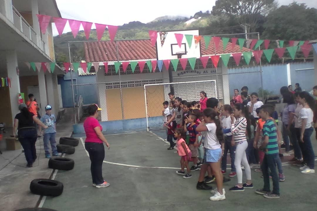 clifpsc's tweet photo. @CLIFPSC presente en el Plan vacacional Escuelas abiertas en la unidad vecinal circuito 14 Escuela Leonardo Ruiz Pineda. #Recreacion #SanaDiversion
@ZETachira @charlychaves @Crazet2011 @CLIFPMTACHIRA https://t.co/uLz45Nrudh