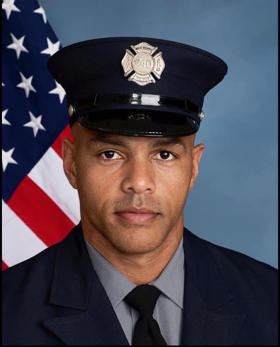 WOStPats's tweet photo. The FMBA has established a meal train for the family. Please continue to pray for Firefighter Holder's recovery and for the much needed strength his family needs during this time. 
#wearewestorange #WOFD 

https://t.co/pcGyjzOGJo https://t.co/Gk5eqEHWrm