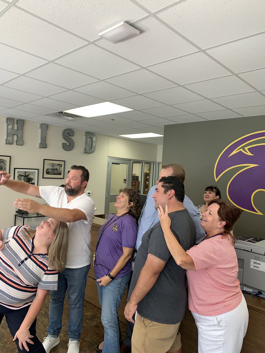lhisdcomms's tweet image. Fist day back for teachers &amp;amp; all the campuses were hopping with PD &amp;amp; team building. The HS was a hoot to see on their Amazing Race around the community. Our LH family is awesome-just saying!
#💜LH #TeamofChampions @S_Snell