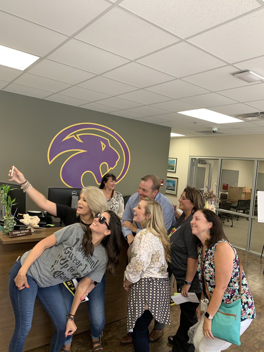 lhisdcomms's tweet image. Fist day back for teachers &amp;amp; all the campuses were hopping with PD &amp;amp; team building. The HS was a hoot to see on their Amazing Race around the community. Our LH family is awesome-just saying!
#💜LH #TeamofChampions @S_Snell