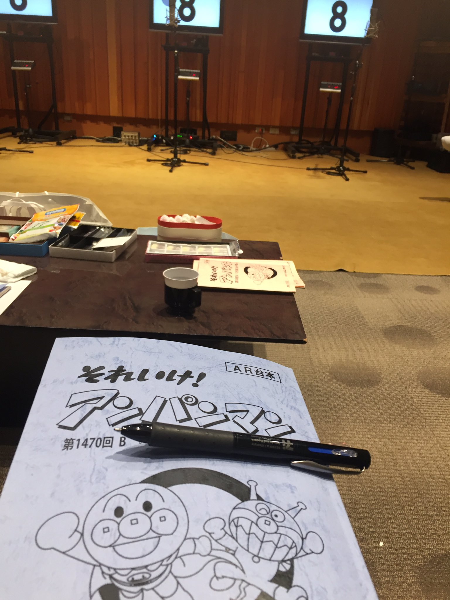 佐久間レイ 隣の席にいるはずの人が居ない その事に慣れるのは難しい ご卒業と言う道を選ばれた増岡弘さん 今までずっと居てくださった事に改めて感謝です そして これからもずっと一緒です チーズと共に頑張りますね 長い間ありがとうございました