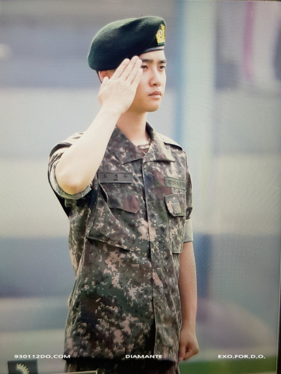 DiamanteEXO's tweet photo. 경수야 오랜만이야 ㅠㅠ 보고싶었어 ㅠㅠ
#도경수_신병수료를_명받았습니다
#SalutePrivateDoh https://t.co/Q0k20RNsCU