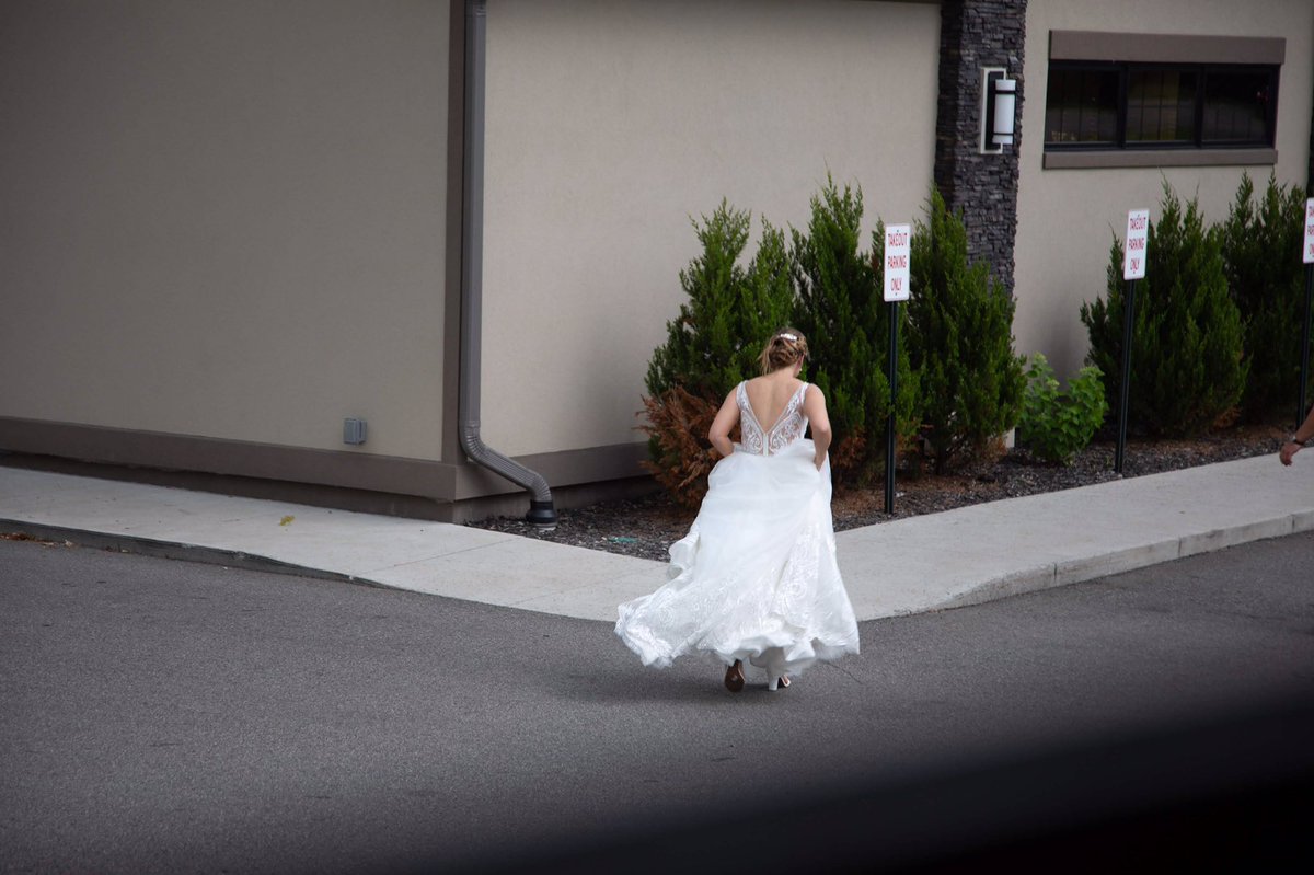 cjnich519's tweet photo. Him: come over
Her: I can’t 
Him: I have a stable job and a 401k 
Her: https://t.co/nBWtYZyc1h