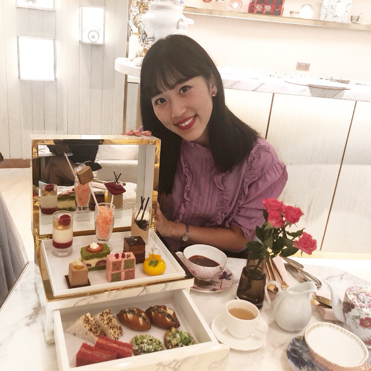 nanonano_0328's tweet photo. マカオで有名な
アフターヌーンティー ☕️
可愛すぎた😭💞💞💞
可愛い女の子にも出会って
写真撮りました ☺︎
#macau #chabei
#マカオ #チャベイ https://t.co/3rWguFLHlj