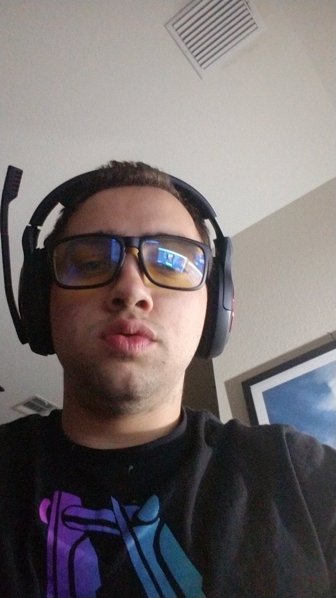 dounuts7's tweet photo. @REALMizkif @FortniteGame https://t.co/Eiw950u9TQ