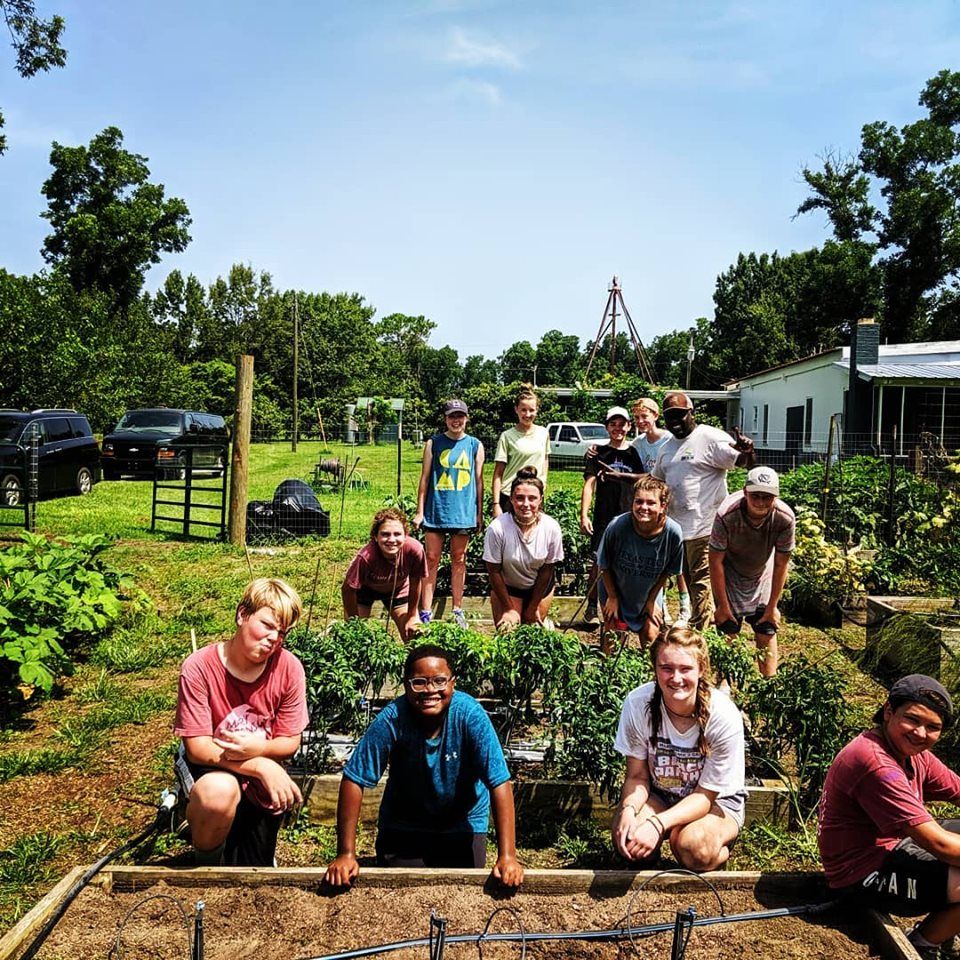 WholesomeWaveGA's tweet photo. Happy #NationalFarmersMarketWeek! Meet our new #GeorgiaFreshForLess partner Flint River Fresh in Albany, GA. Not only do they lift up family farms, but also serve the 5th highest city in the US to rely most on food stamps. Learn more & #shoplocal today: https://t.co/GTboORsoB3 https://t.co/FDh2Agkkks