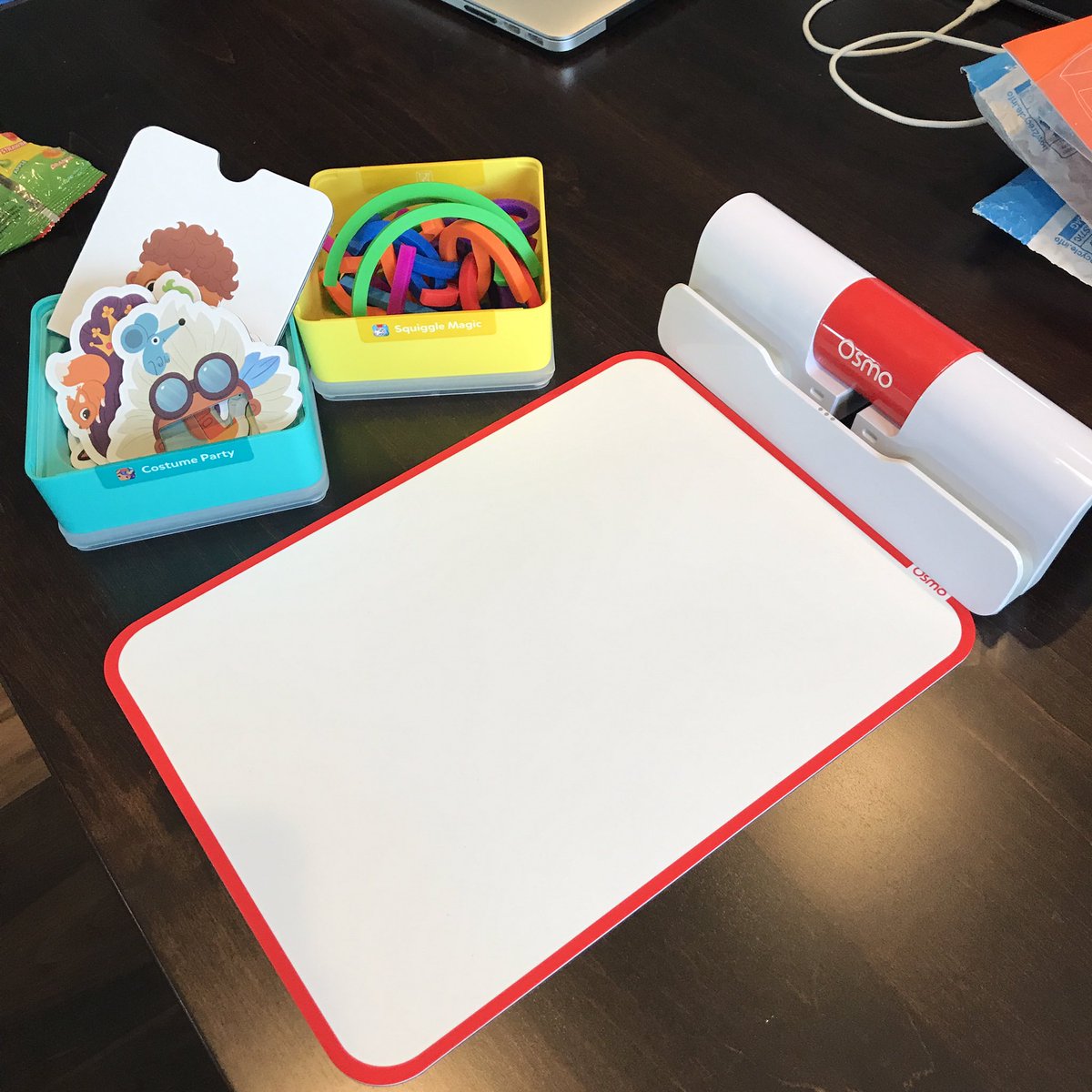 000Dave's tweet photo. Somebody is having a blast being an #osmonaut with the new #LittleGeniusKit from playosmo
#familyfun #toddlerlife #create #play #tangibleplay #realgames #healthyscreentime #toys #creativeplay #criticalthinking https://t.co/fHfAzhkFif