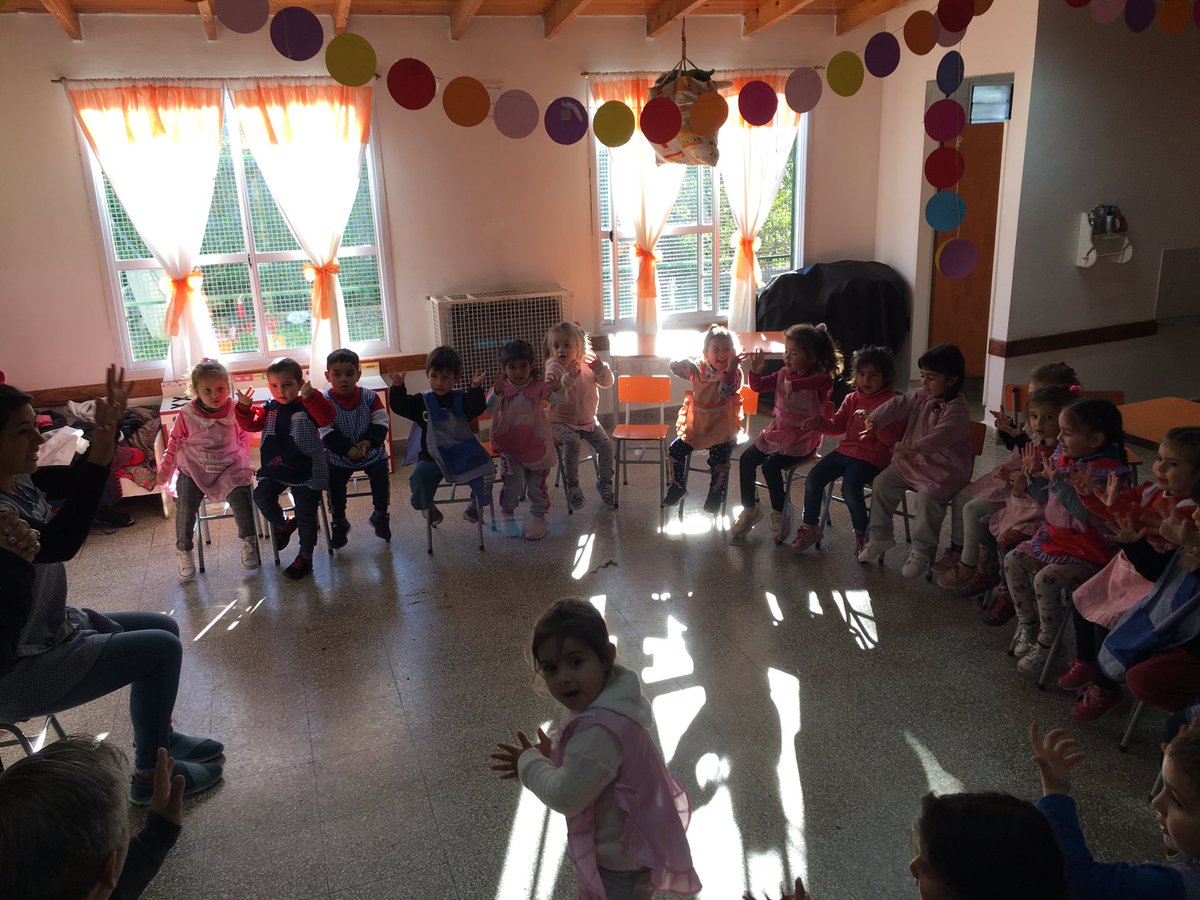 REGION10Diegep's tweet photo. Un nuevo inició una nueva oportunidad para fortalecer lazos y el trabajo en equipo por nuestros niños #somosla10 @gzinny @sergesiciliano @JuanCruz_R @InspeccionGral @adriana_frega https://t.co/ZQkoDLFd7v