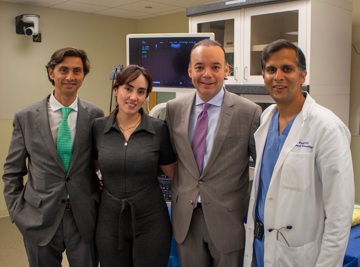 Excellent course on endobronchial ultrasound at BIDMC presented by @BIDMCSurgery interventional pulmonologists (from right) Drs. Mihir Parikh & Adnan Majid & Drs. Olivia Sanchez @RespiraINER & Sebastian Fernandez-Bussy @MayoClinic. #EBUS